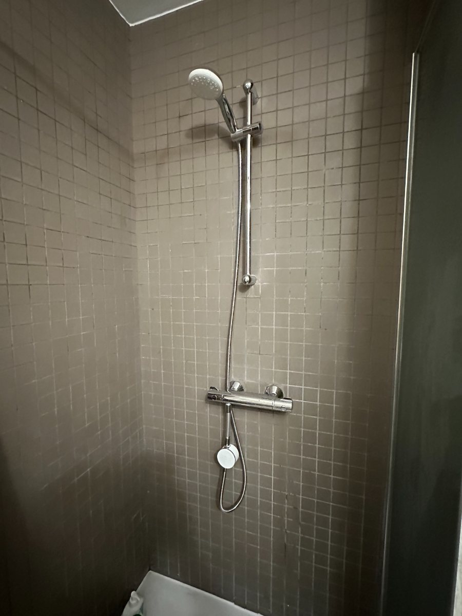 Molleaumètre in place on a shower at the Hénéo residence