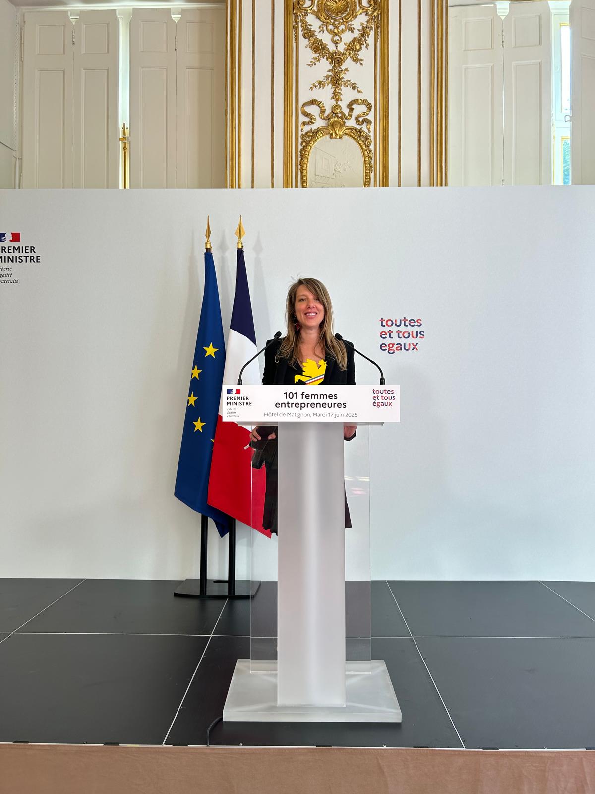 La fondatrice de Molleau au pupitre de l'Hôtel de Matignon, lors de la cérémonie 101 Femmes Entrepreneures du 17 juin 2025